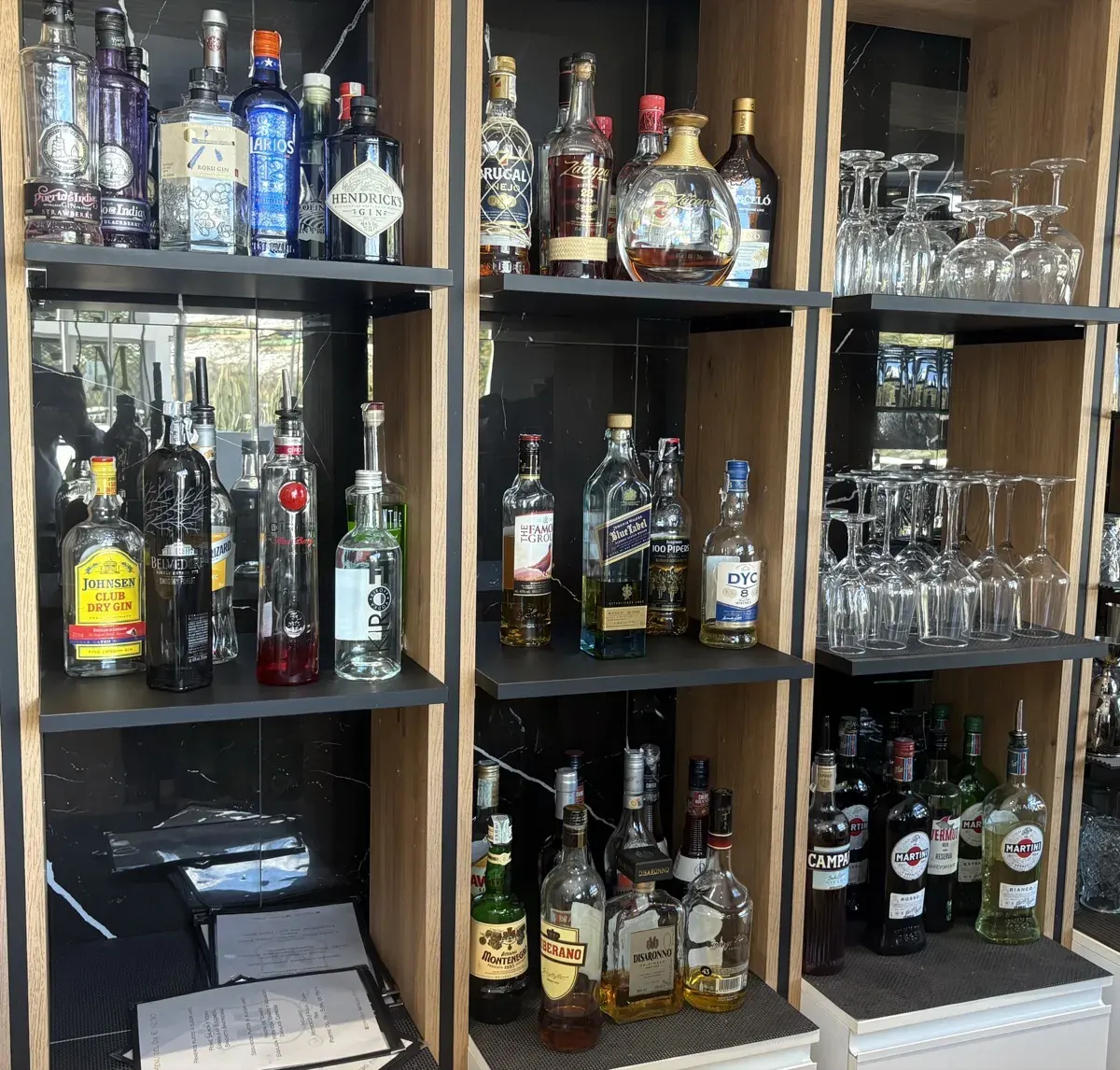 Destilados premium en Malva Coffee, Playa Flamenca