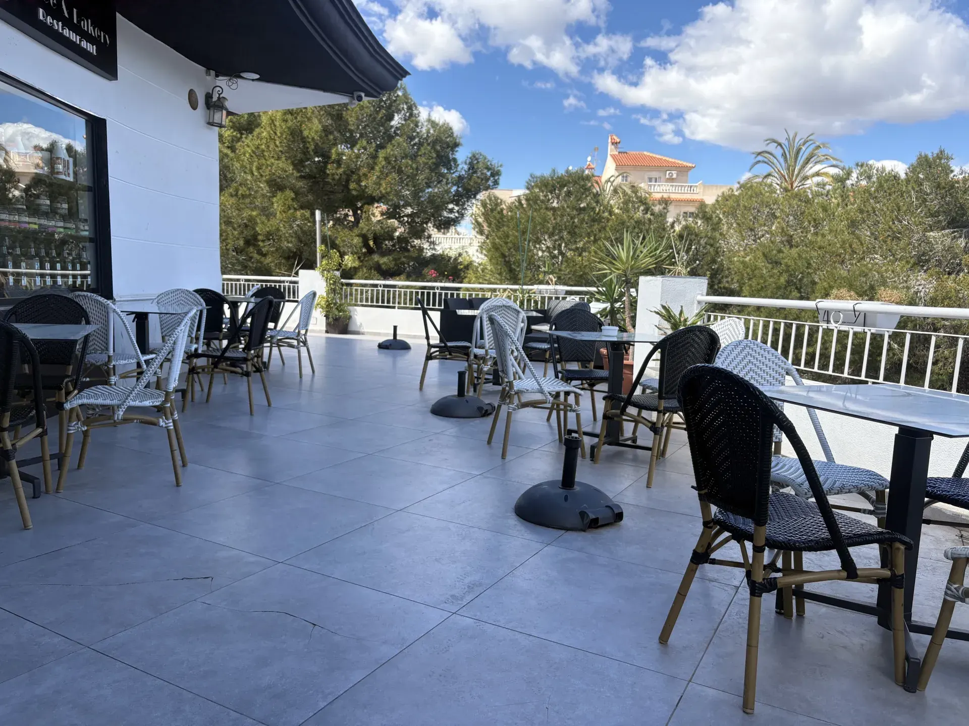 Terraza en Malva Coffee, Playa Flamenca
